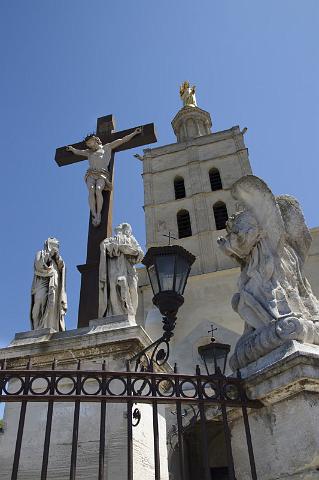 038 Avignon, Notre Dame des Domes Kathedraal.jpg